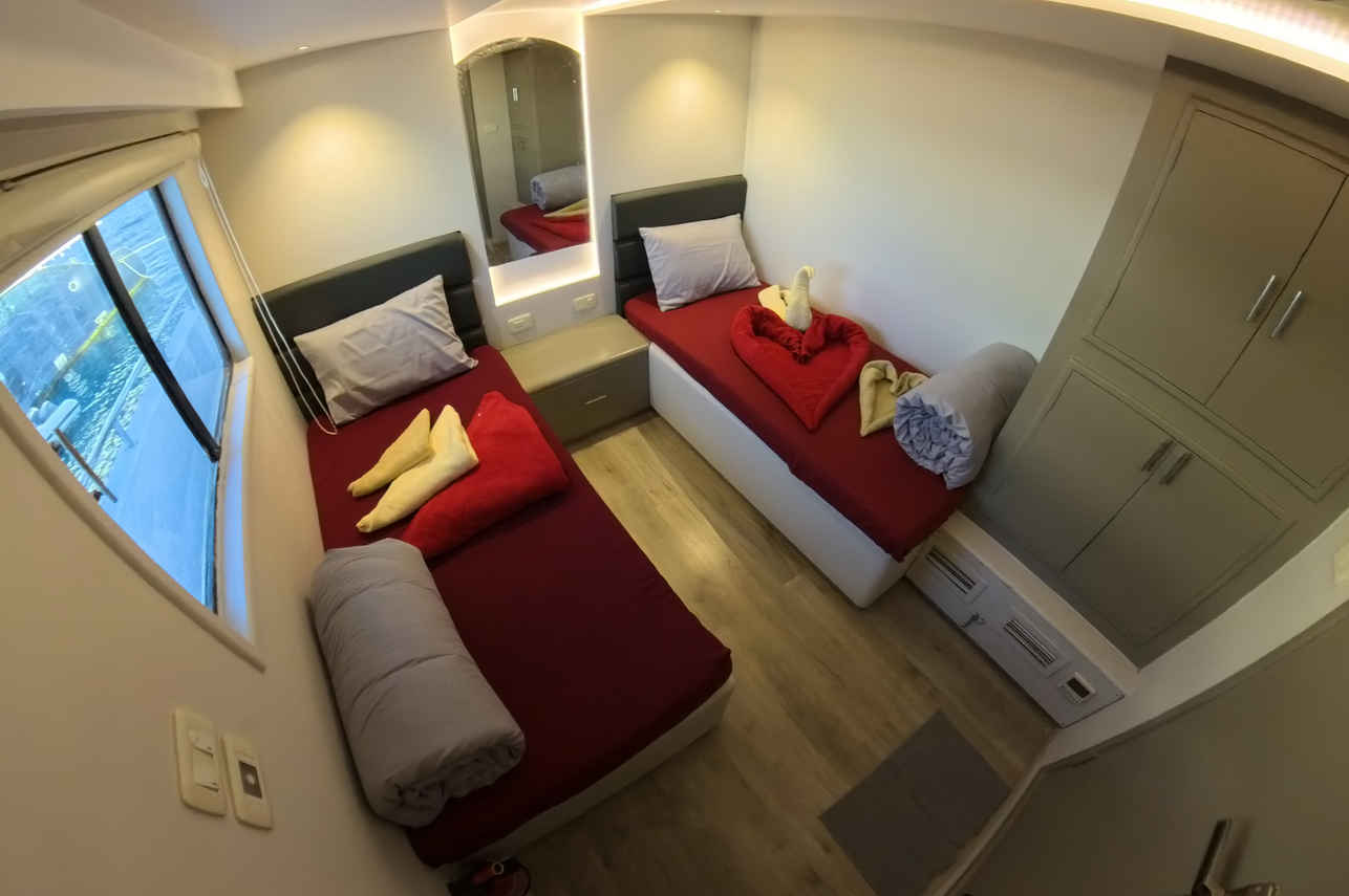 Upper Deck Cabin - All Star Ghani