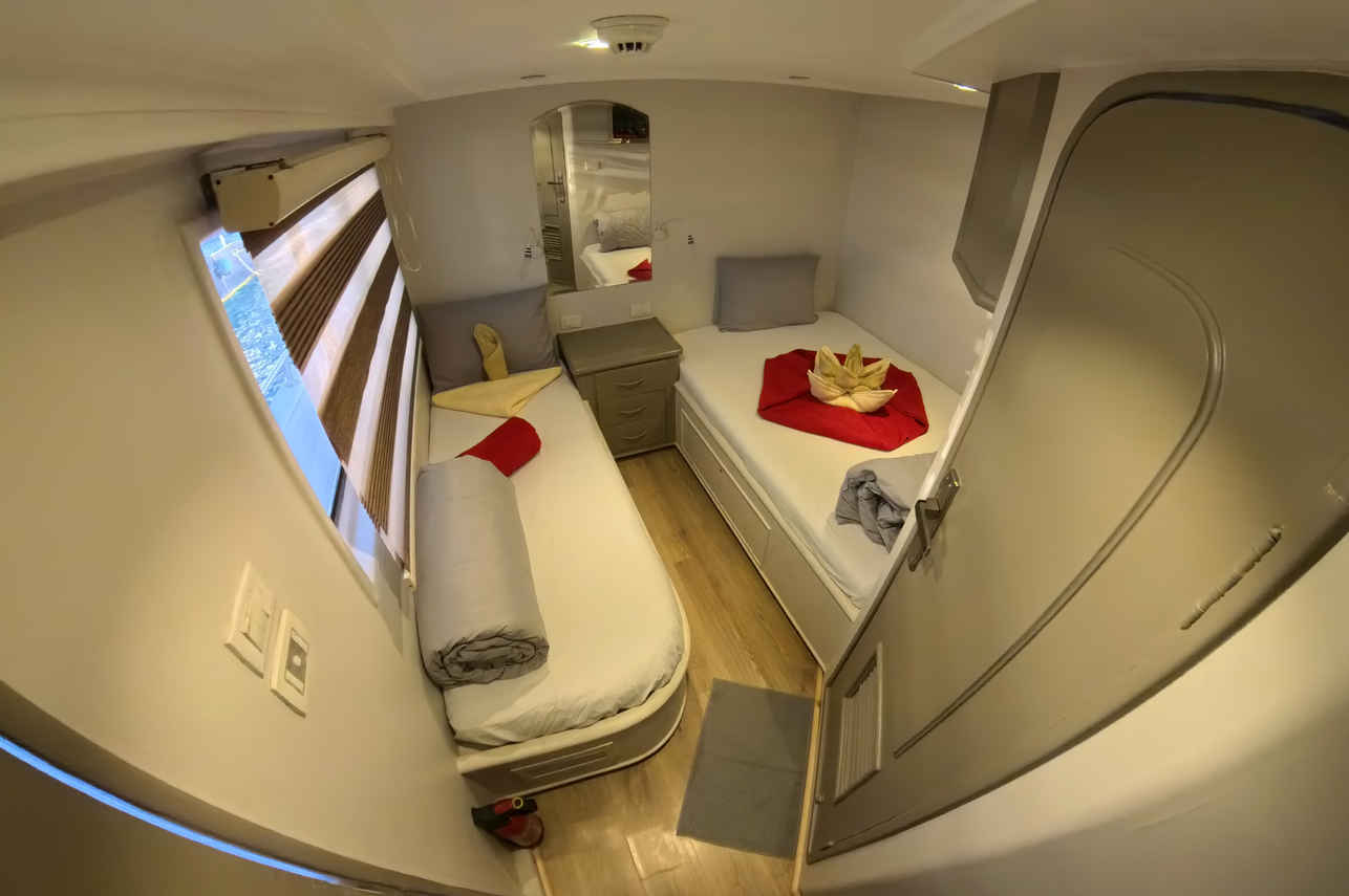 Upper Deck Cabin - All Star Ghani