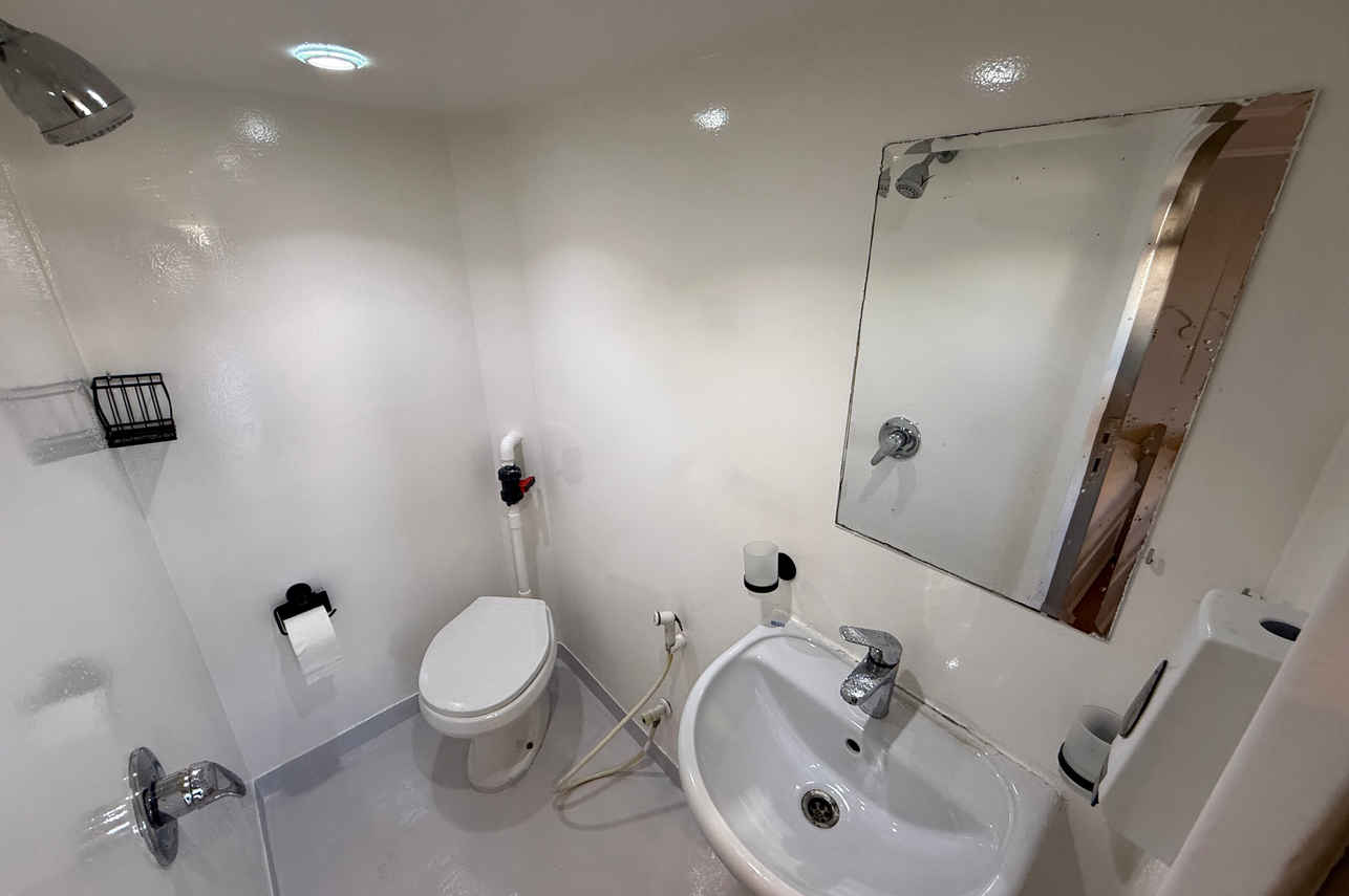 En-Suite bathrooms - All Star Ghani