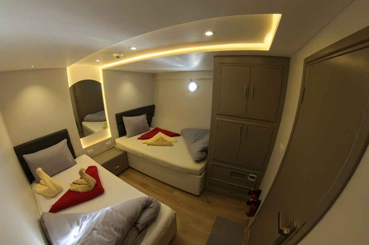 Lower Deck Cabin - All Star Ghani