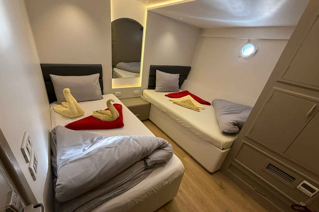 Lower Deck Cabin - All Star Ghani