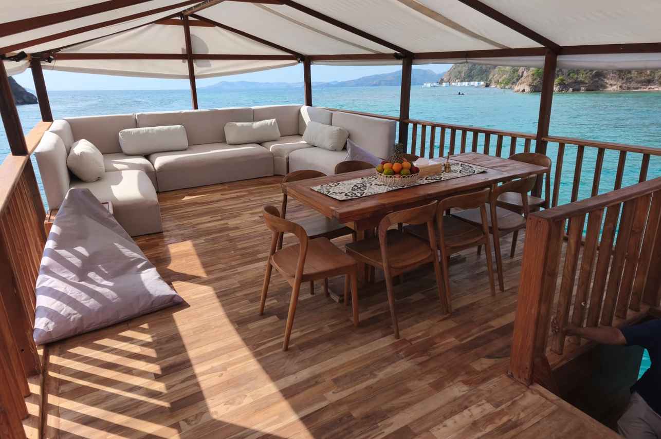 Outdoor Dining - Putri Naga