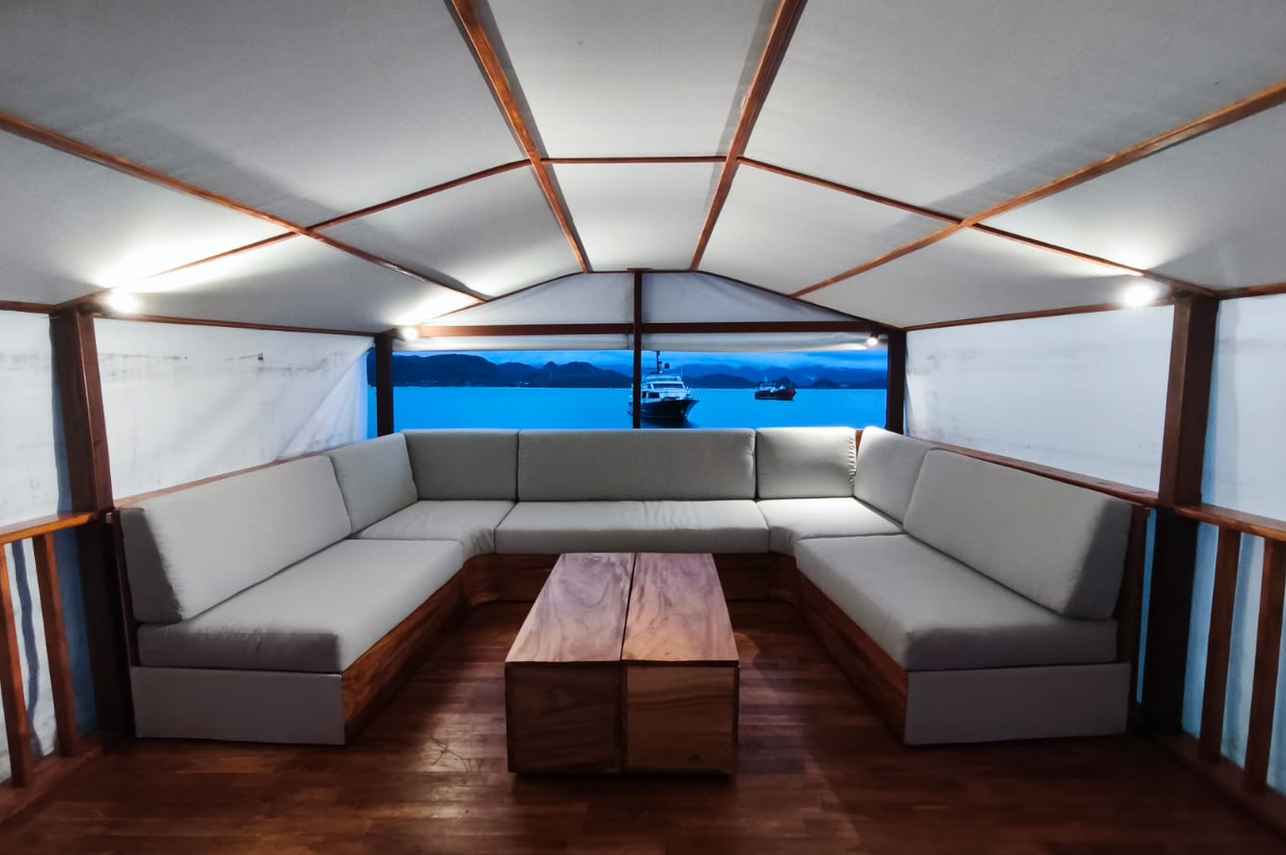 Outdoor Lounge - Putri Naga