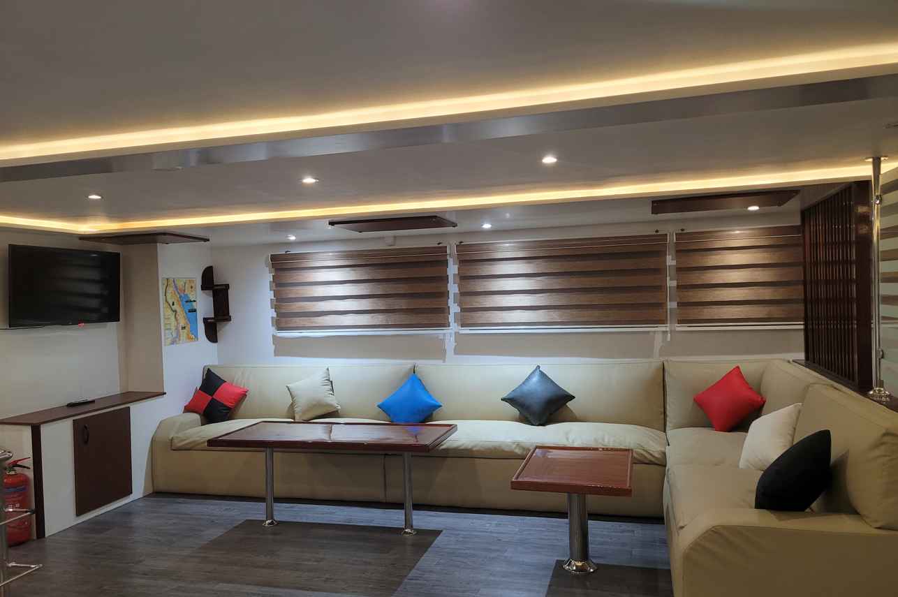 Indoor-Salon - Queen Sherry