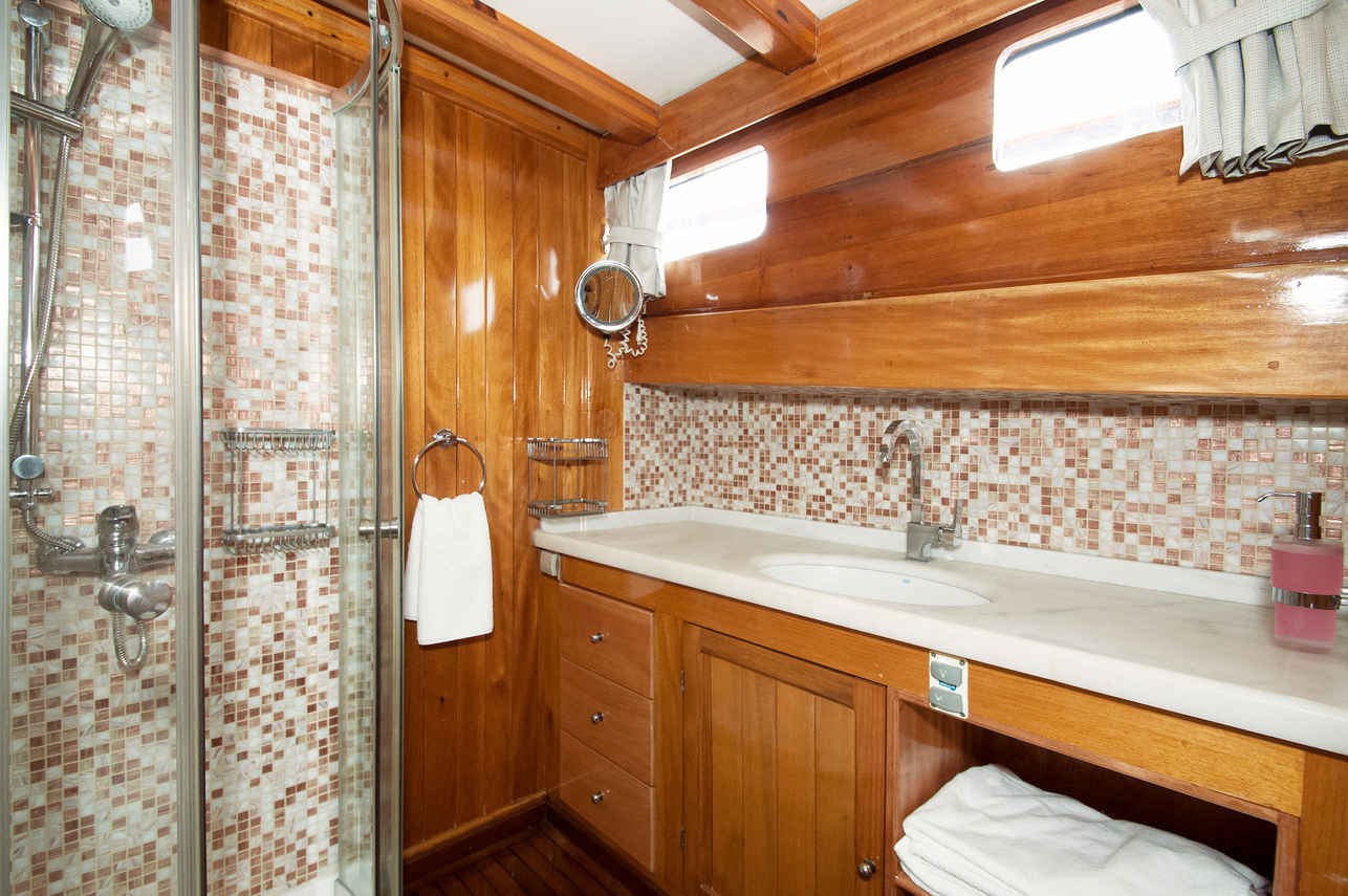 mit eigenen Badezimmern - Nikola