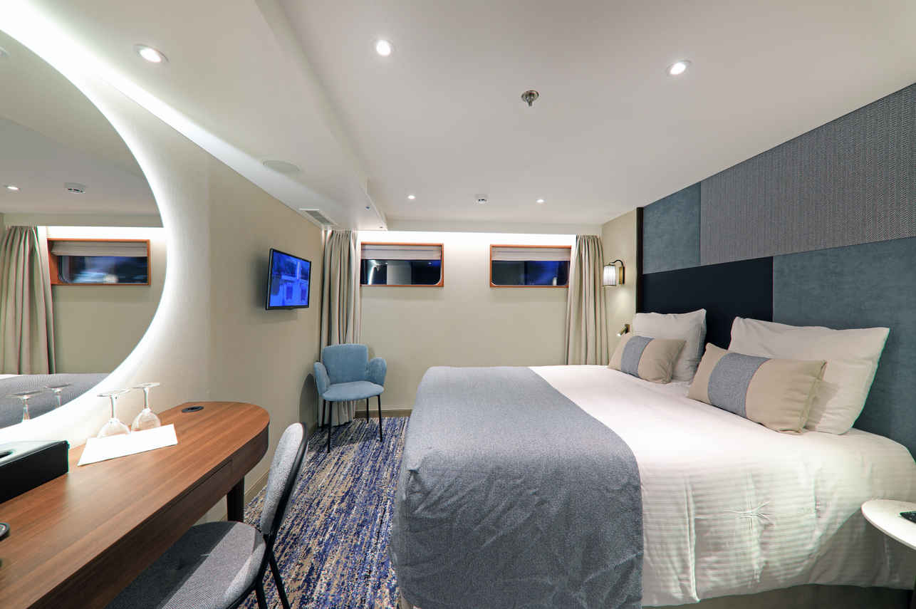 Emerald Deck Double Cabin