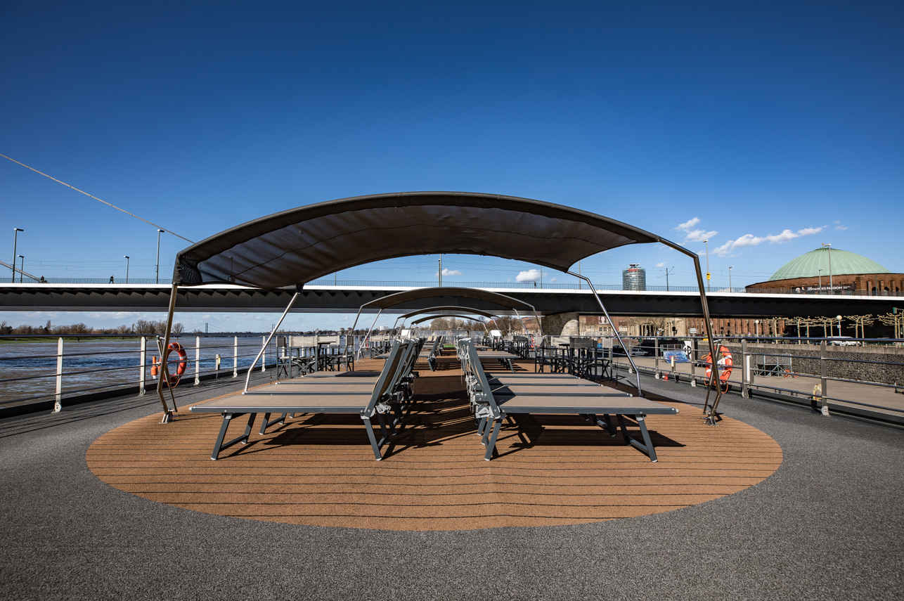 Sun Deck - VIVA Tiara