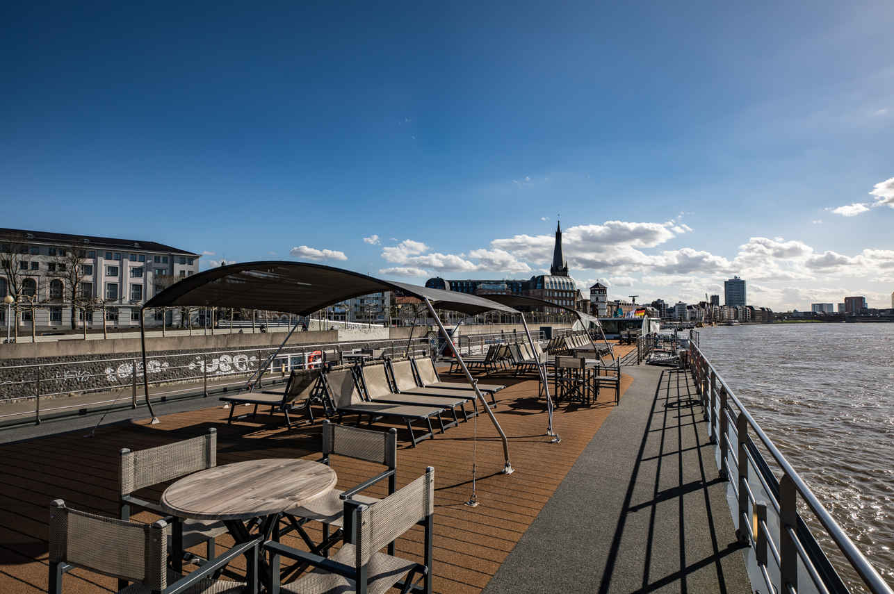 Sun Deck - VIVA Tiara