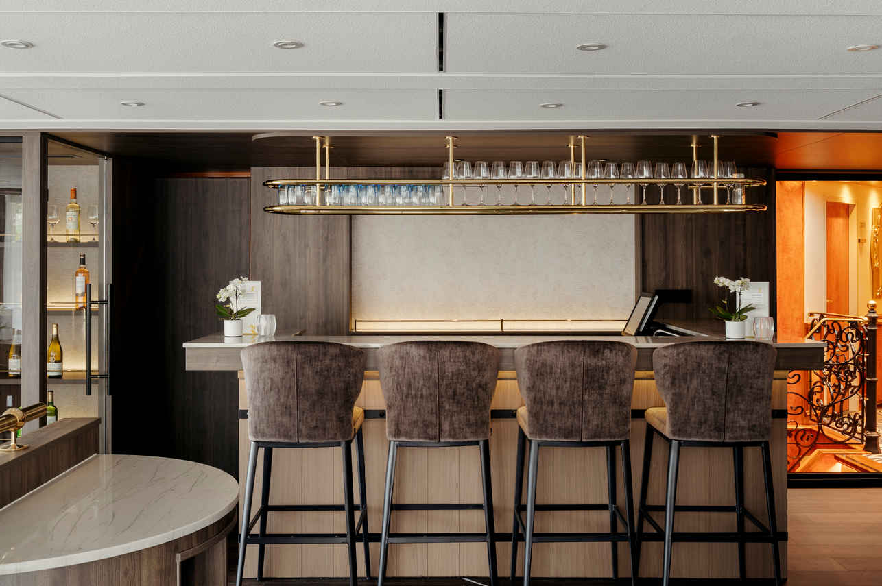 Bar Area - VIVA Voyage