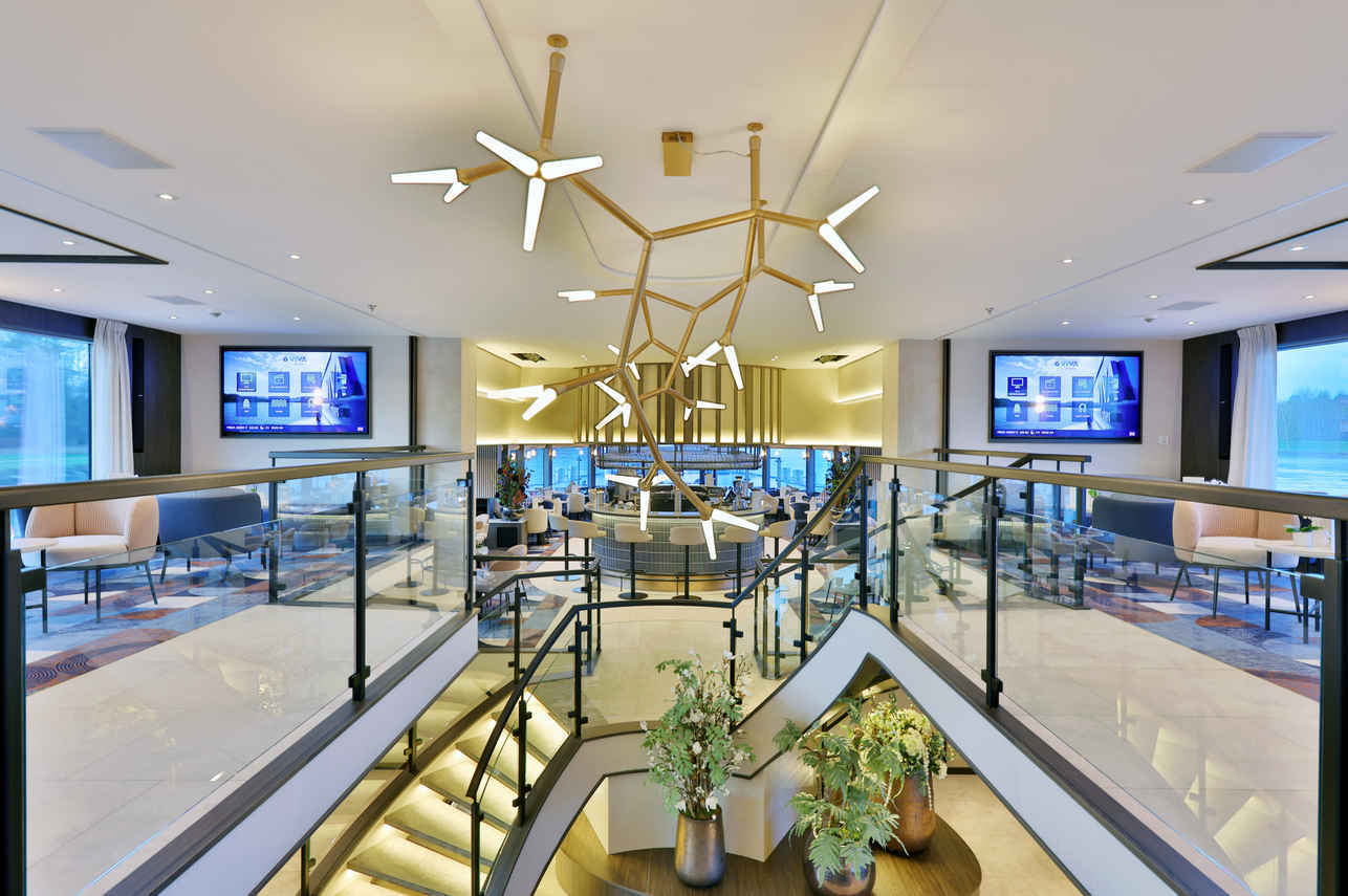 Lounge & Restaurant