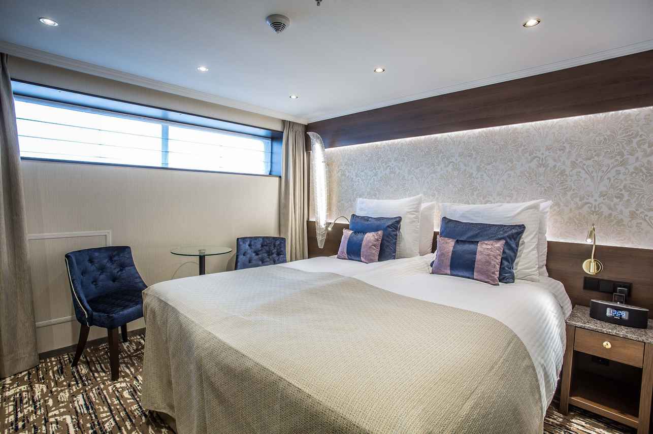 Emerald Double Cabin