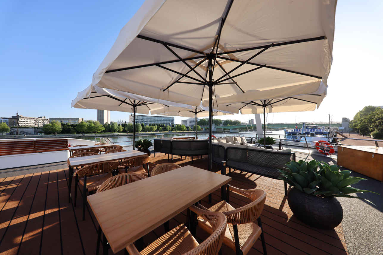 Sun Deck - VIVA Gloria