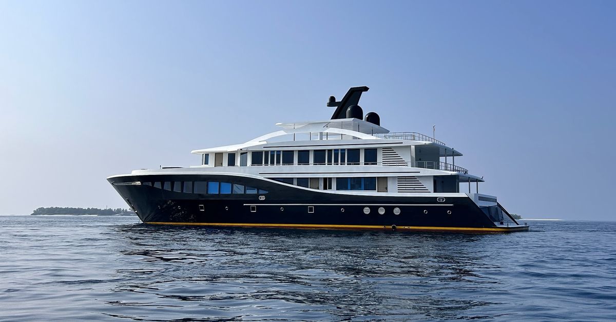 Emperor Explorer II — vessel photograph