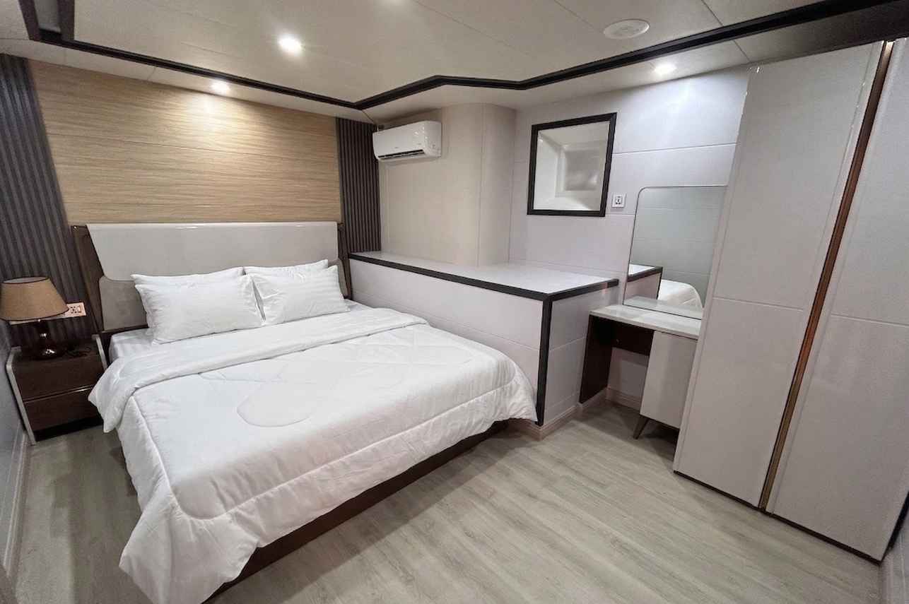 Lower Deck Double