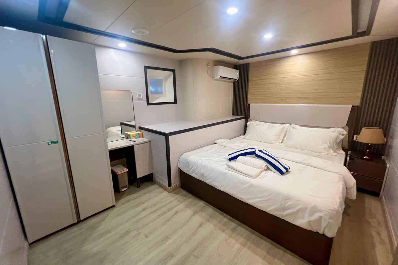 Lower Deck Double