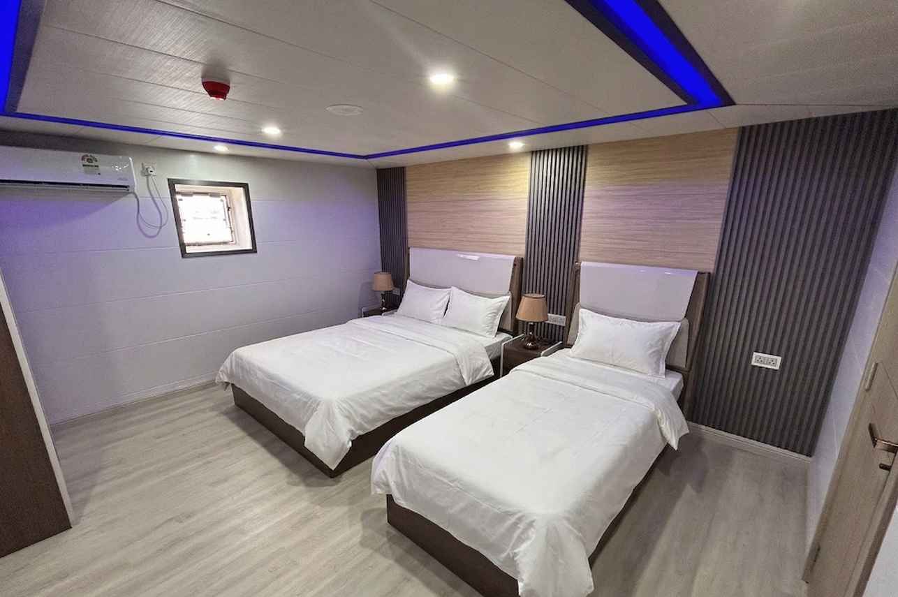 Lower Deck Twin