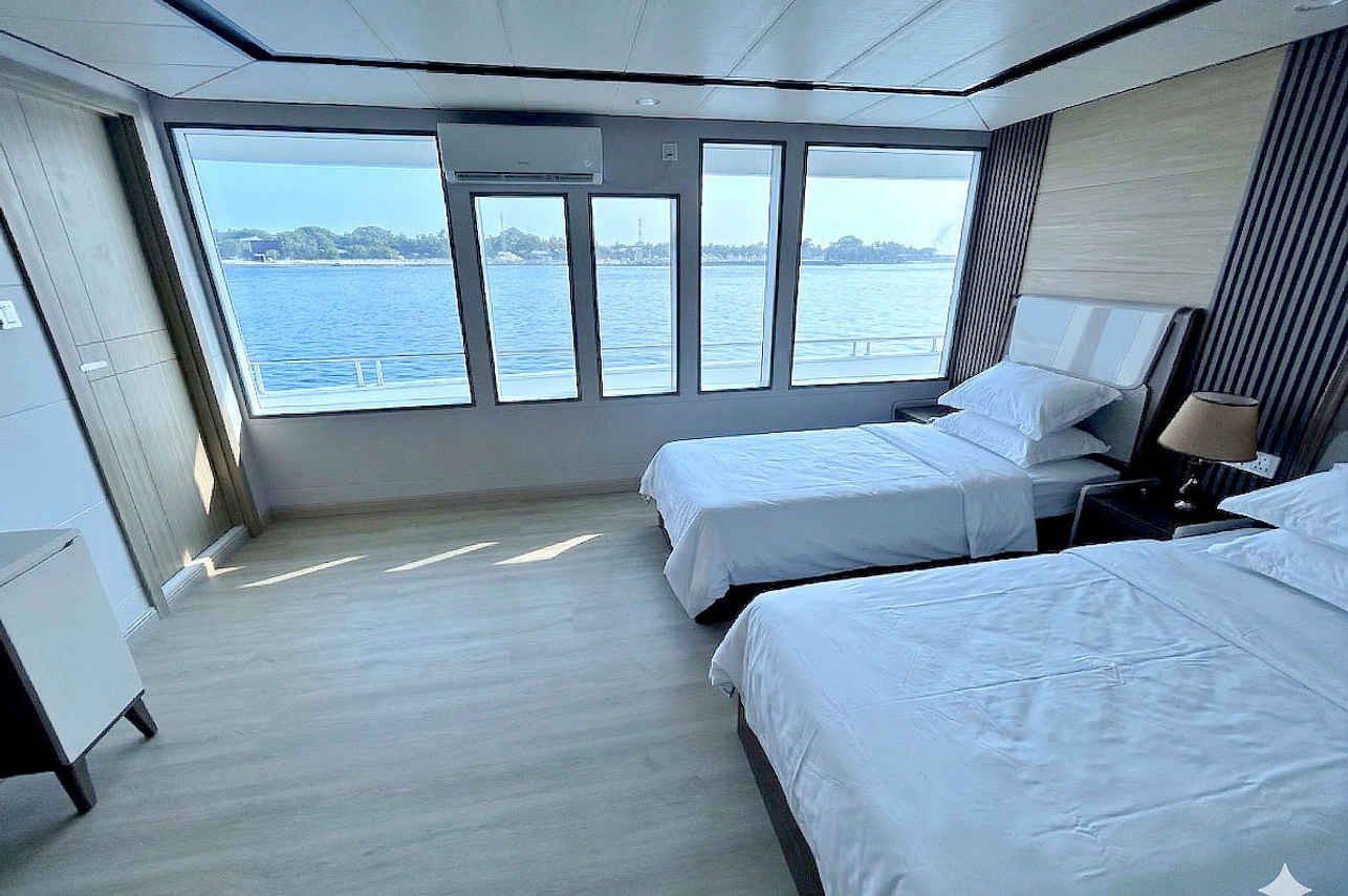 Upper Deck Suite Twin