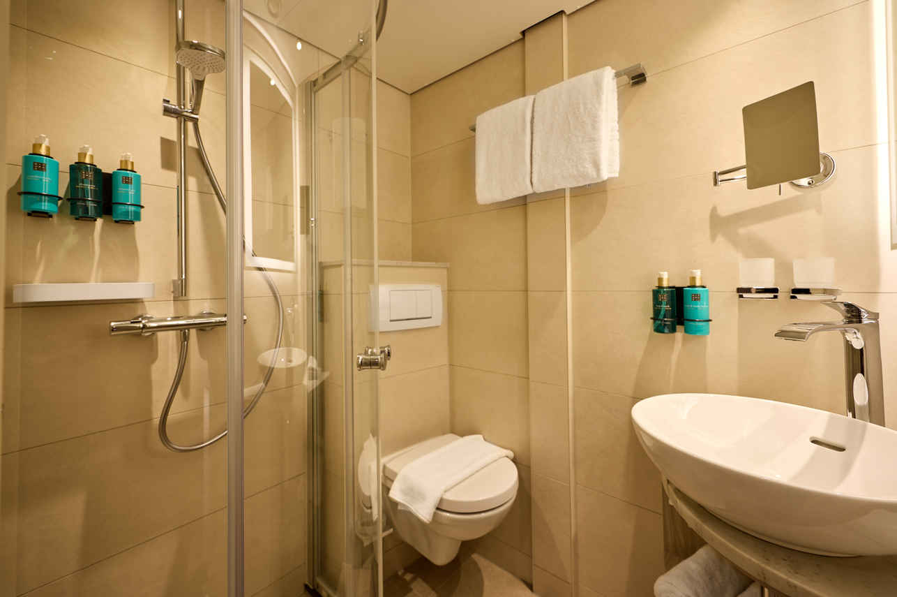 En-Suite bathrooms - VIVA Ruby