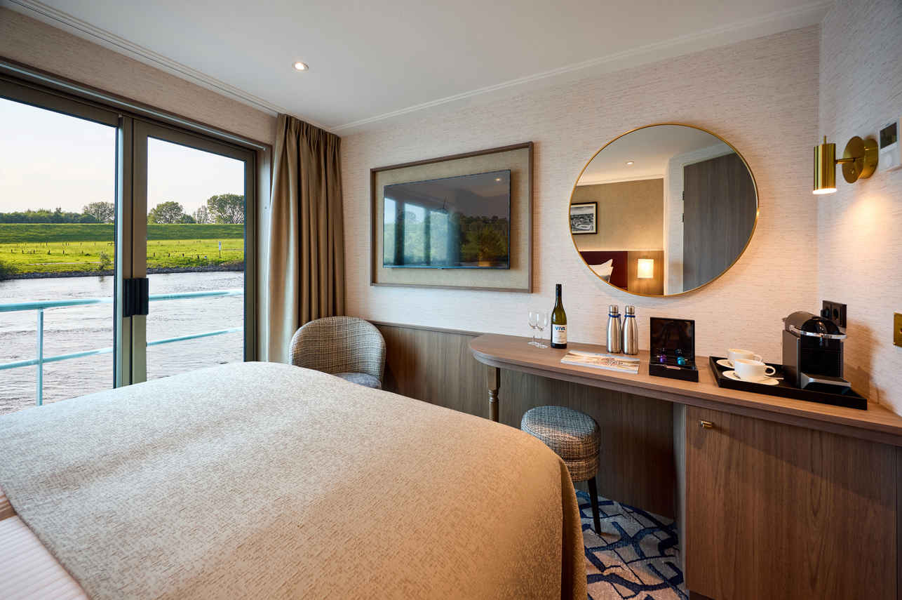 Diamond Deck Double Cabin