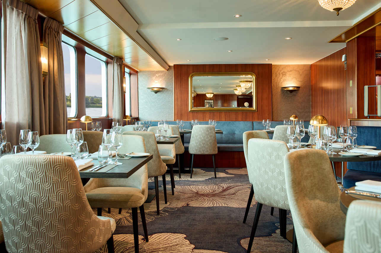 Dining Room - VIVA Ruby