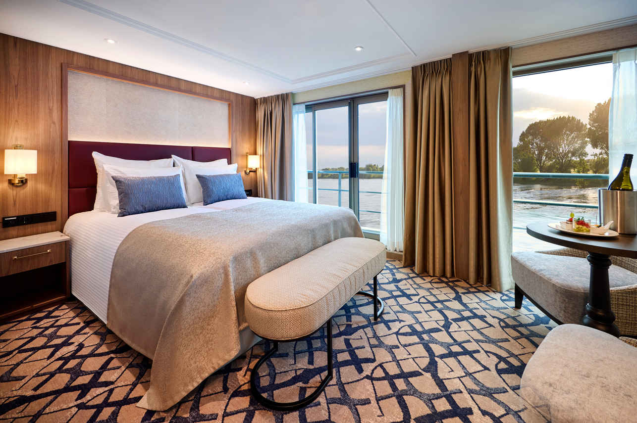 Diamond Deck Suite