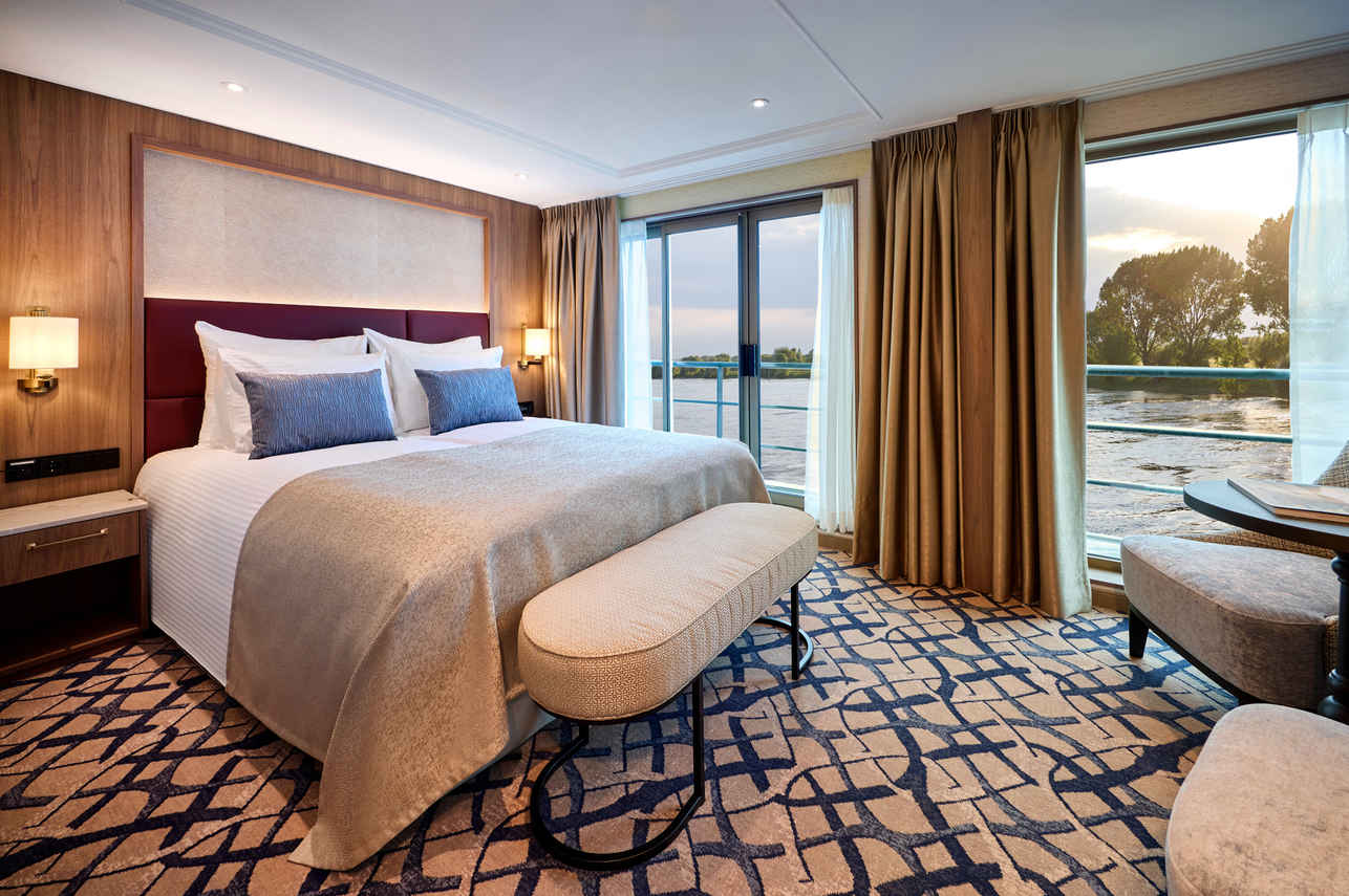 Diamond Deck Suite