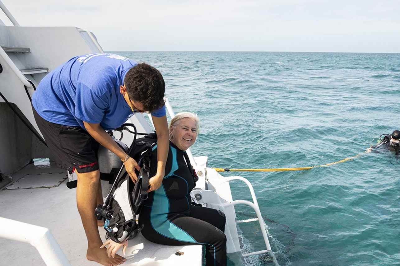 Dive Platform - Belize Aggressor V