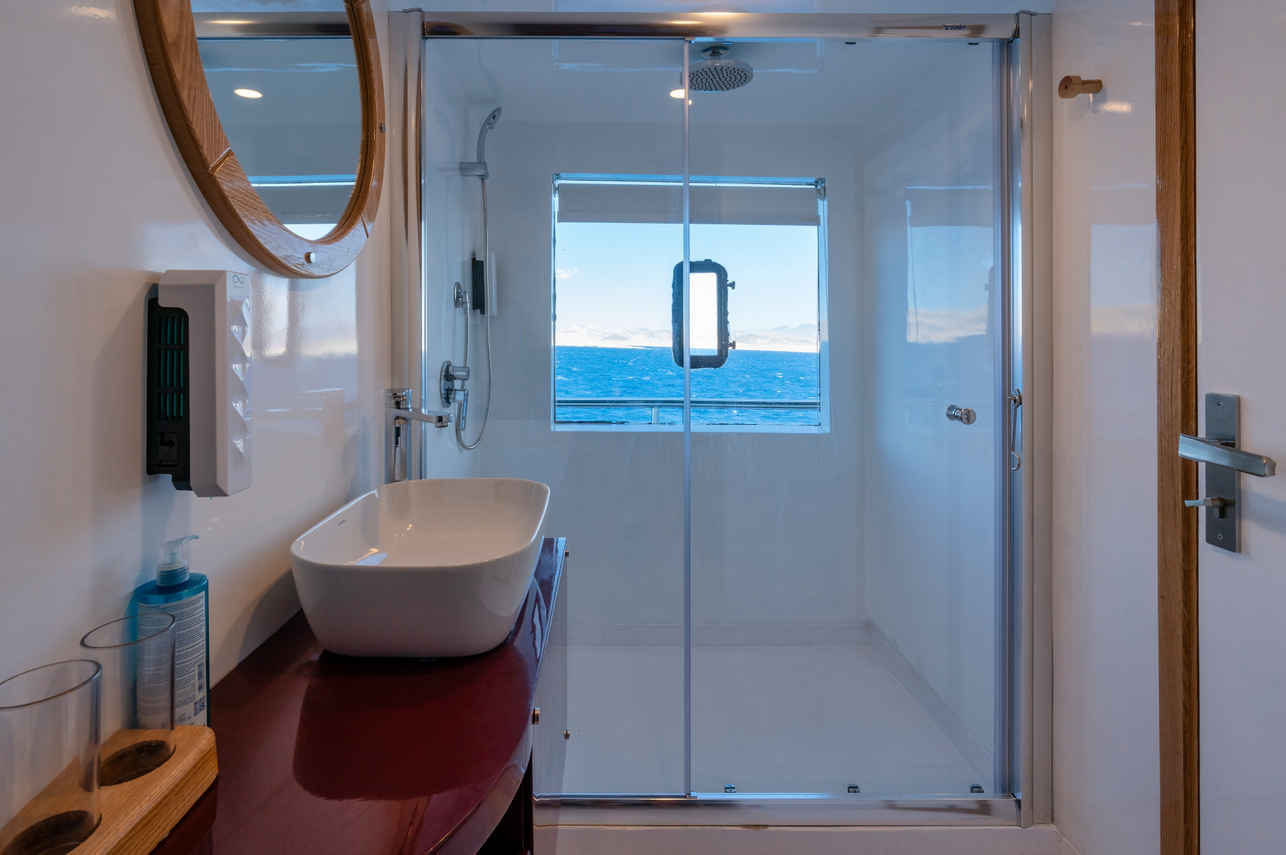 #en-suitebathrooms  - DUNE Longara