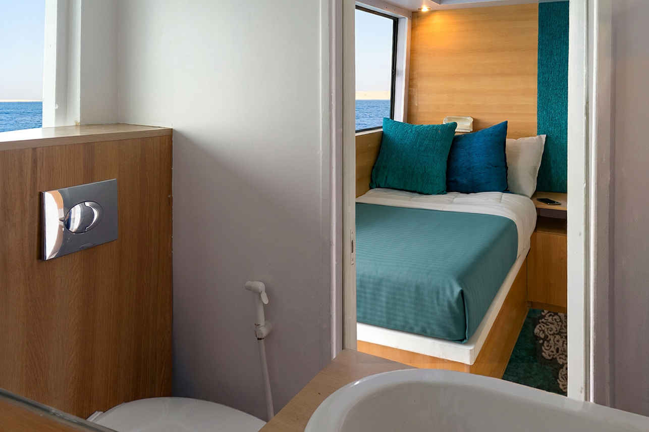 Seaview Twin Cabin
