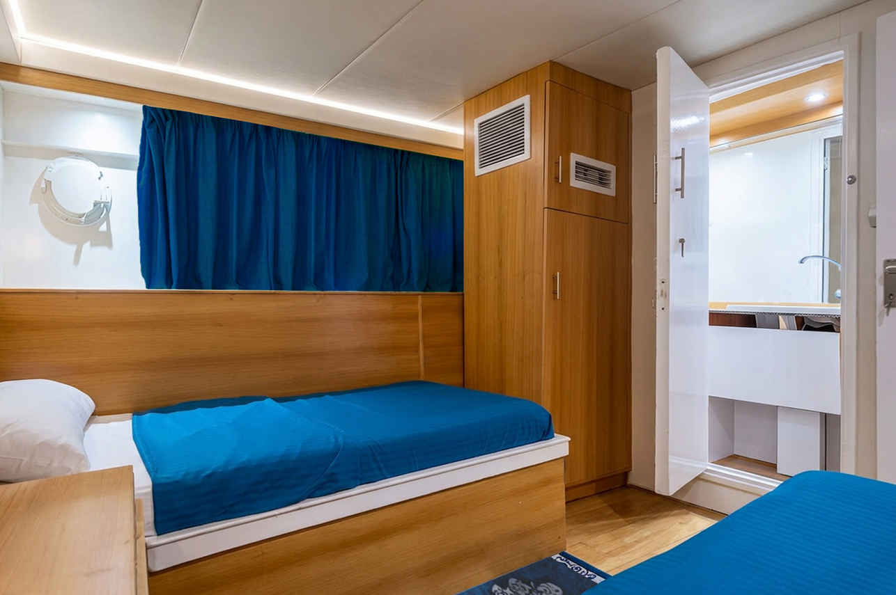 Standard Twin Cabin