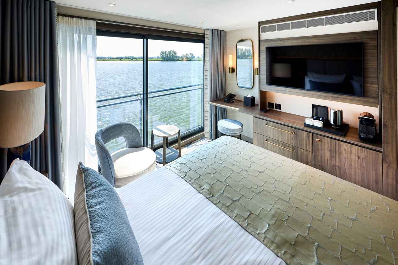 Ruby Deck Double Cabin