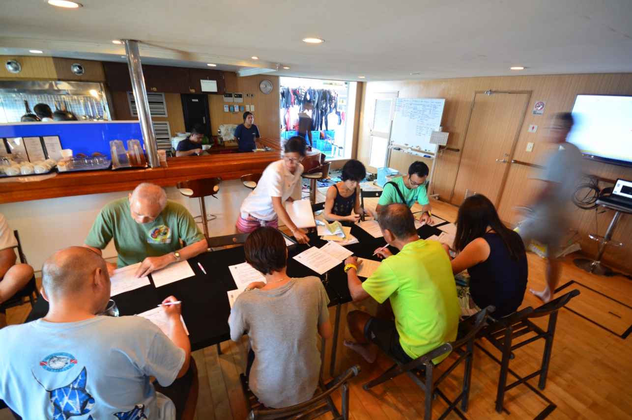 Dive Briefing & Orientation