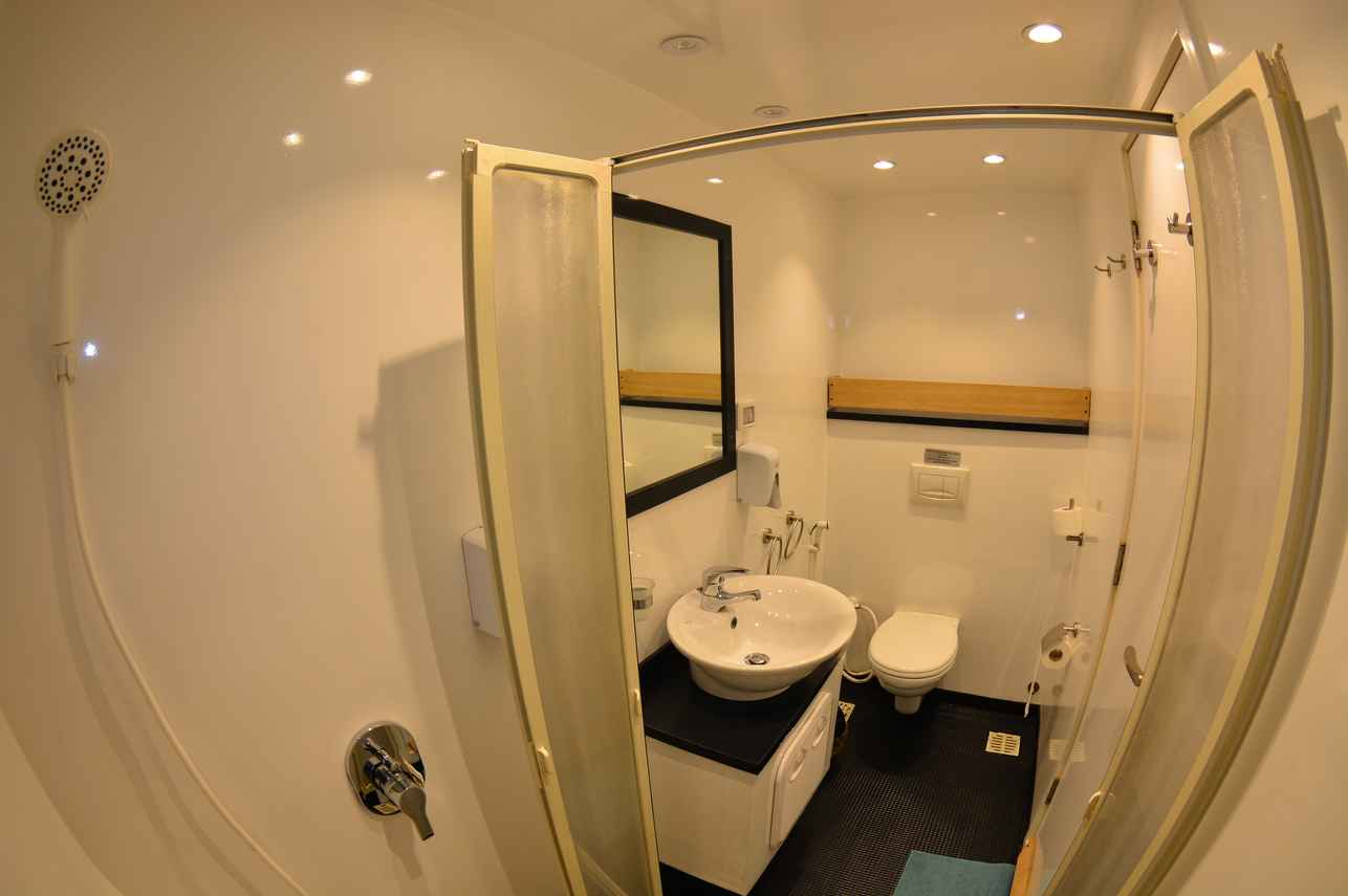 #en-suitebathrooms - Red Sea Explorer