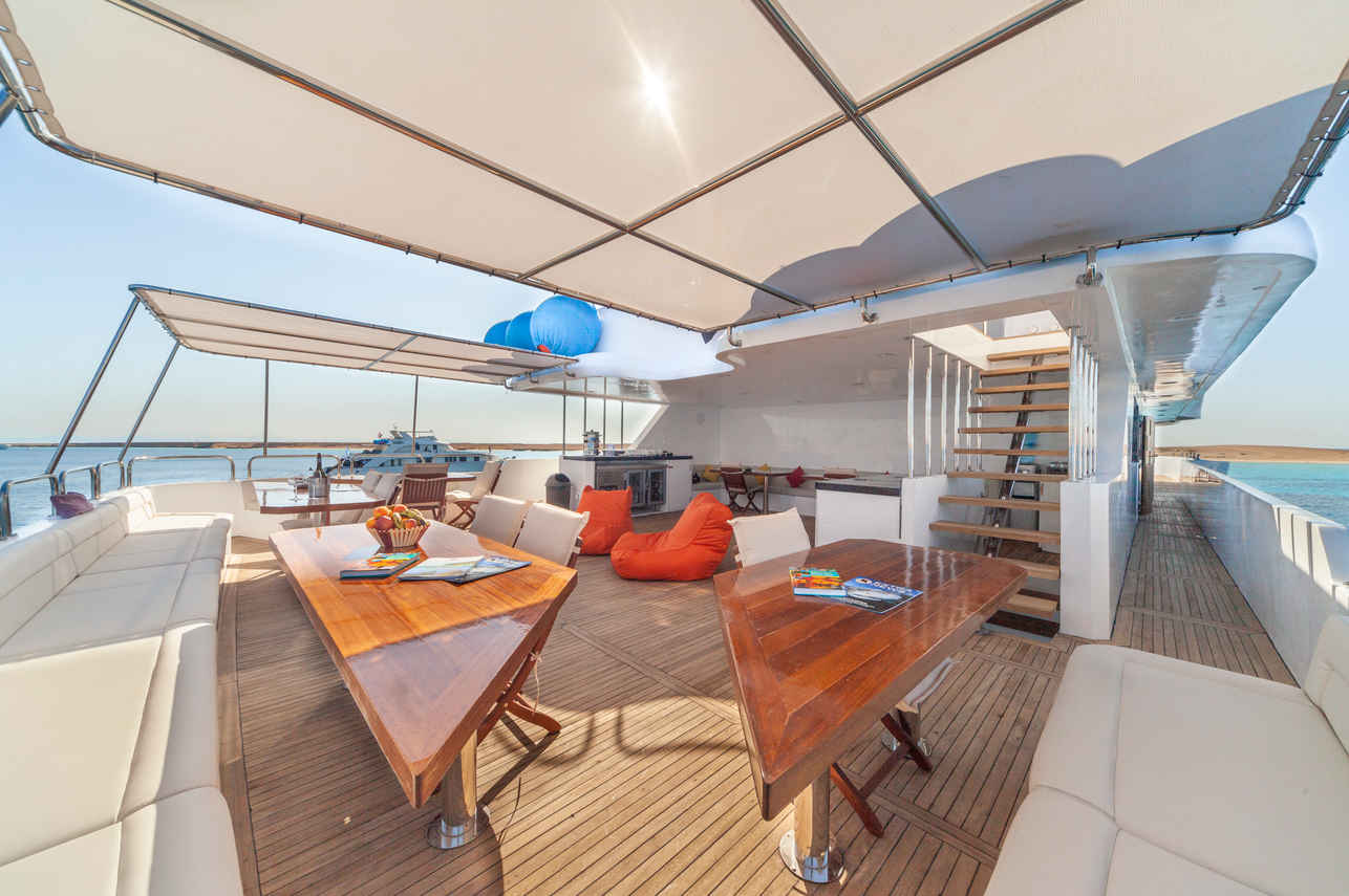 Outdoor Dining - Red Sea Explorer