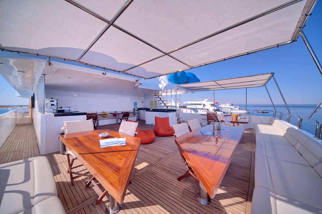 Outdoor Dining - Red Sea Explorer