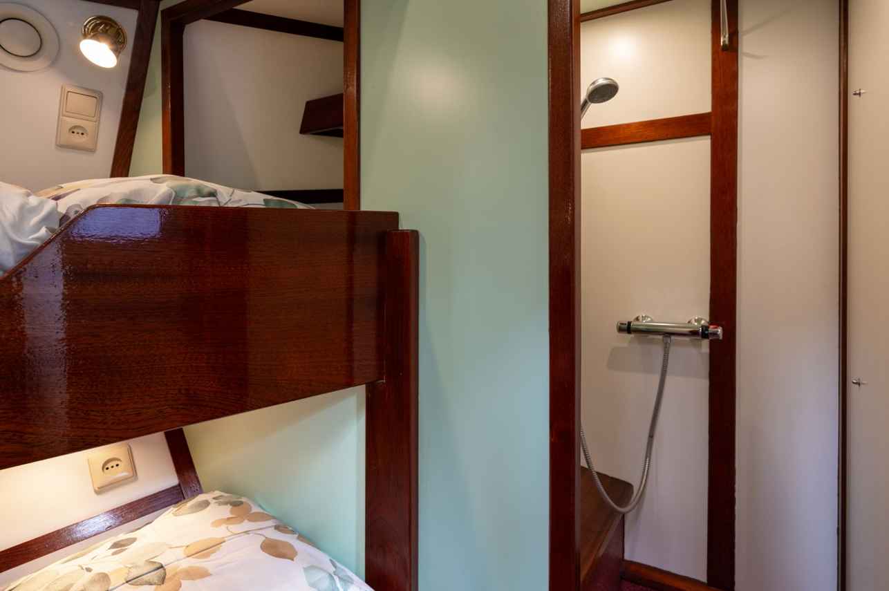 Twin Cabin - Ocean Sherpa