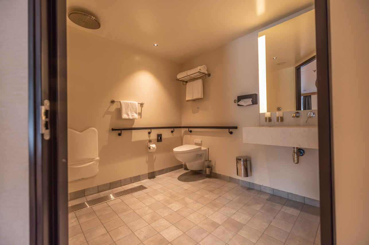 Oceanview - Wheelchair Accessible Bathroom