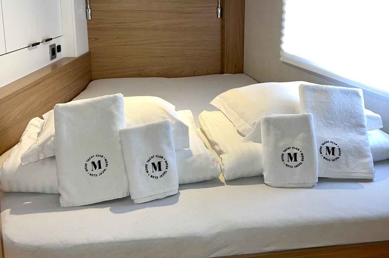 Cabine Dupla Casal - Dufour 48