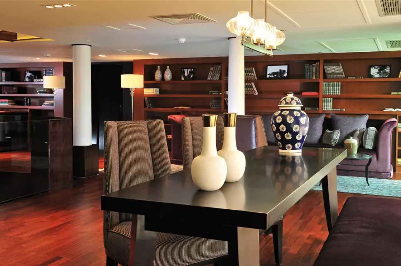 Salon interior - Esplanade