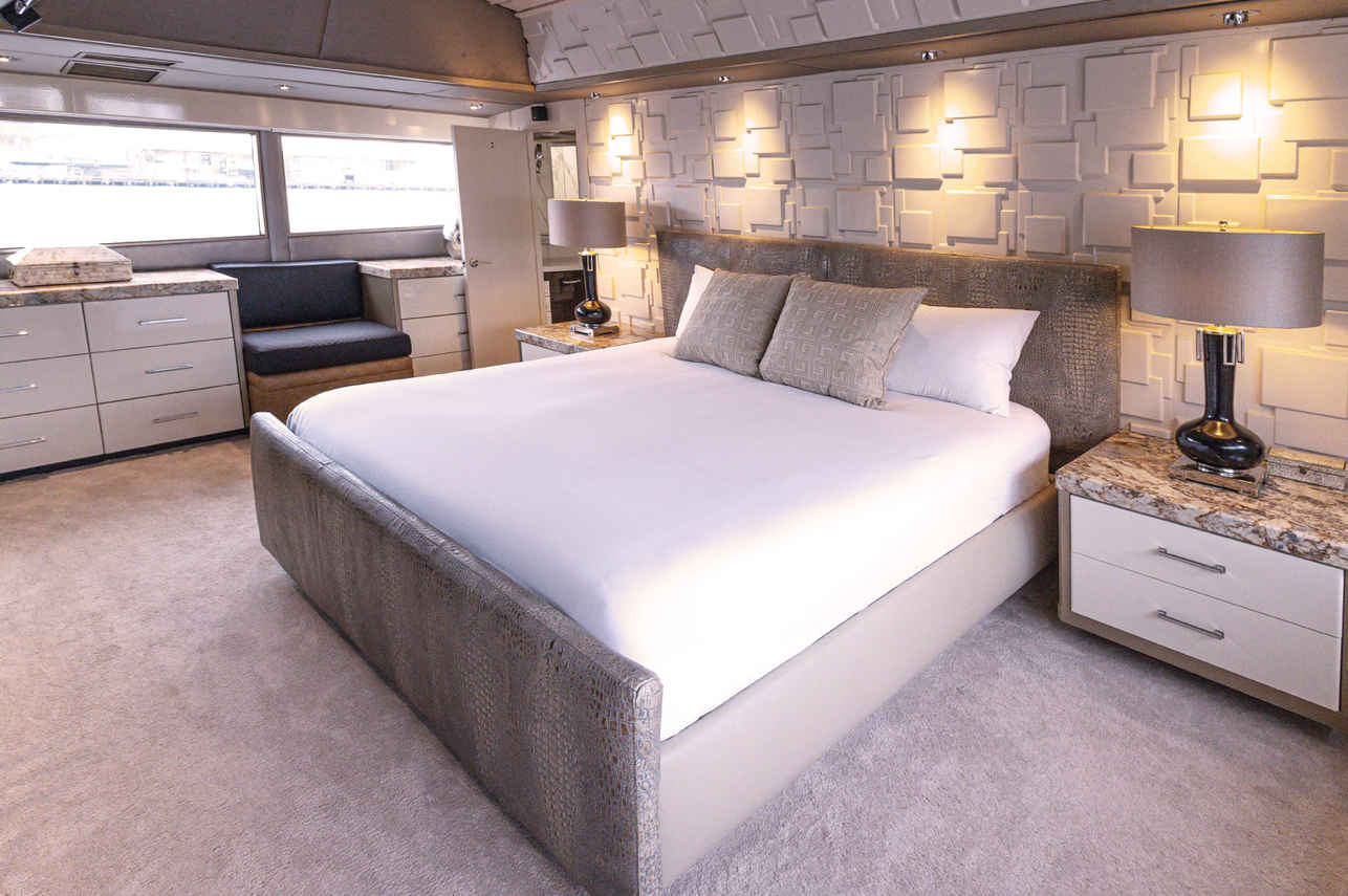 Master suite - Galaxy Stella