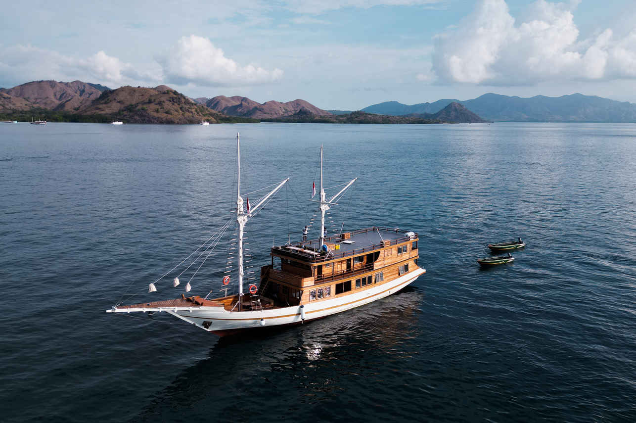 Sundari Voyages