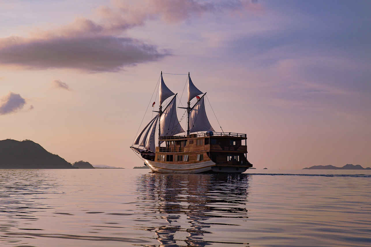 Sundari Voyages