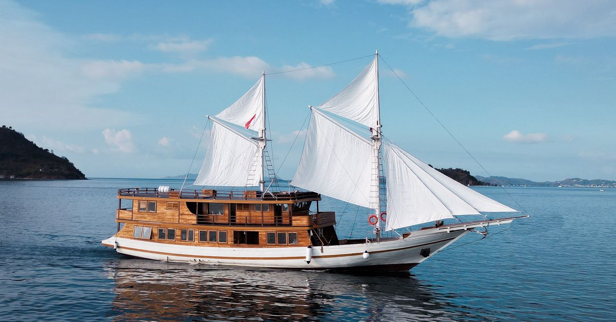 Sundari Voyages — vessel photograph