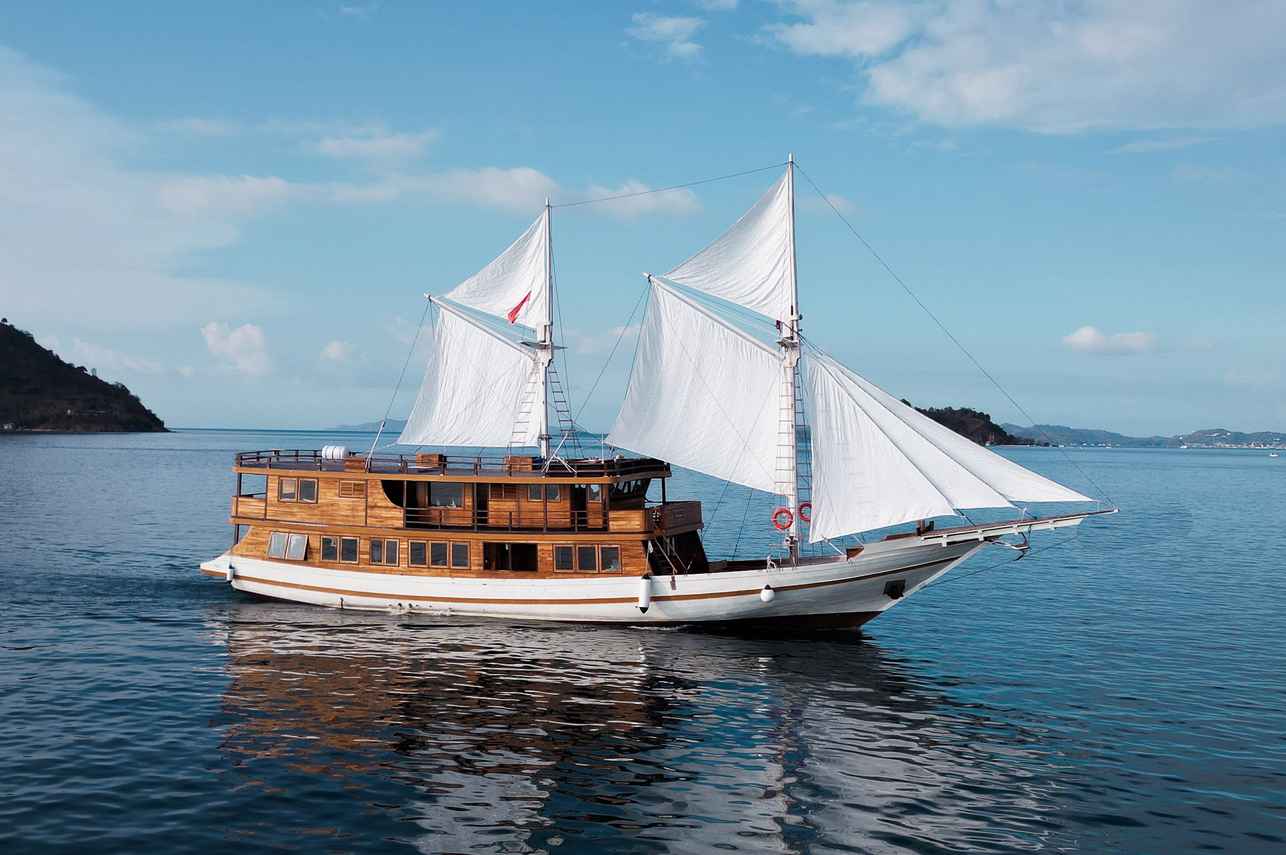 Sundari Voyages