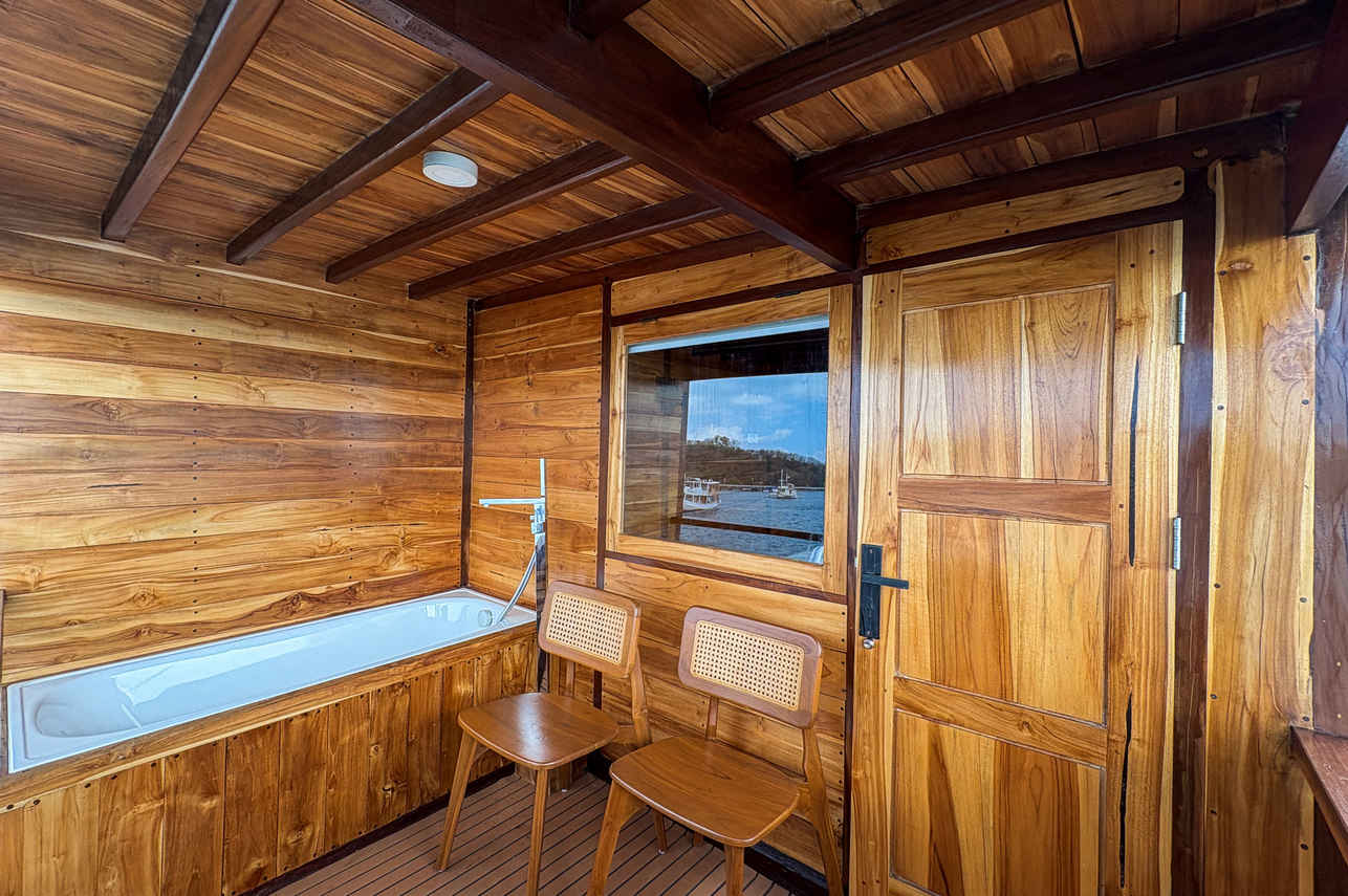 Master Cabin - Sundari Voyages
