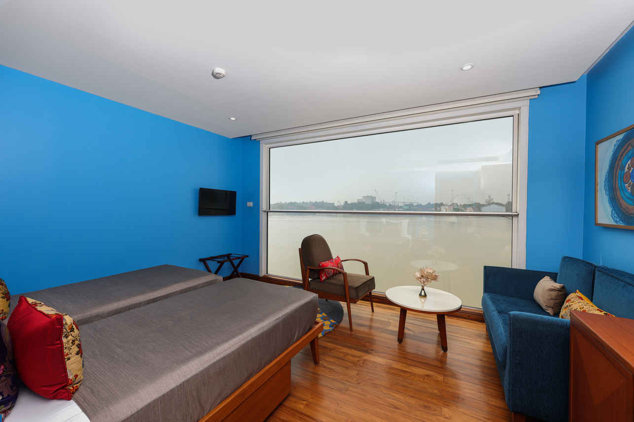 Upper Deck Suite