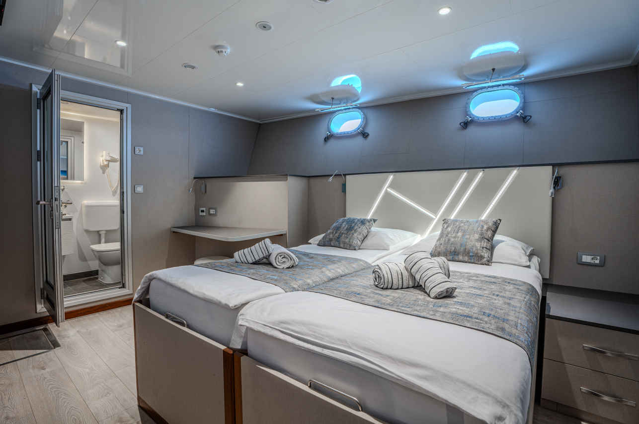 Lower Deck Cabin - Alpha