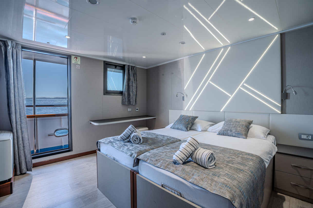 Main Deck Cabin - Alpha