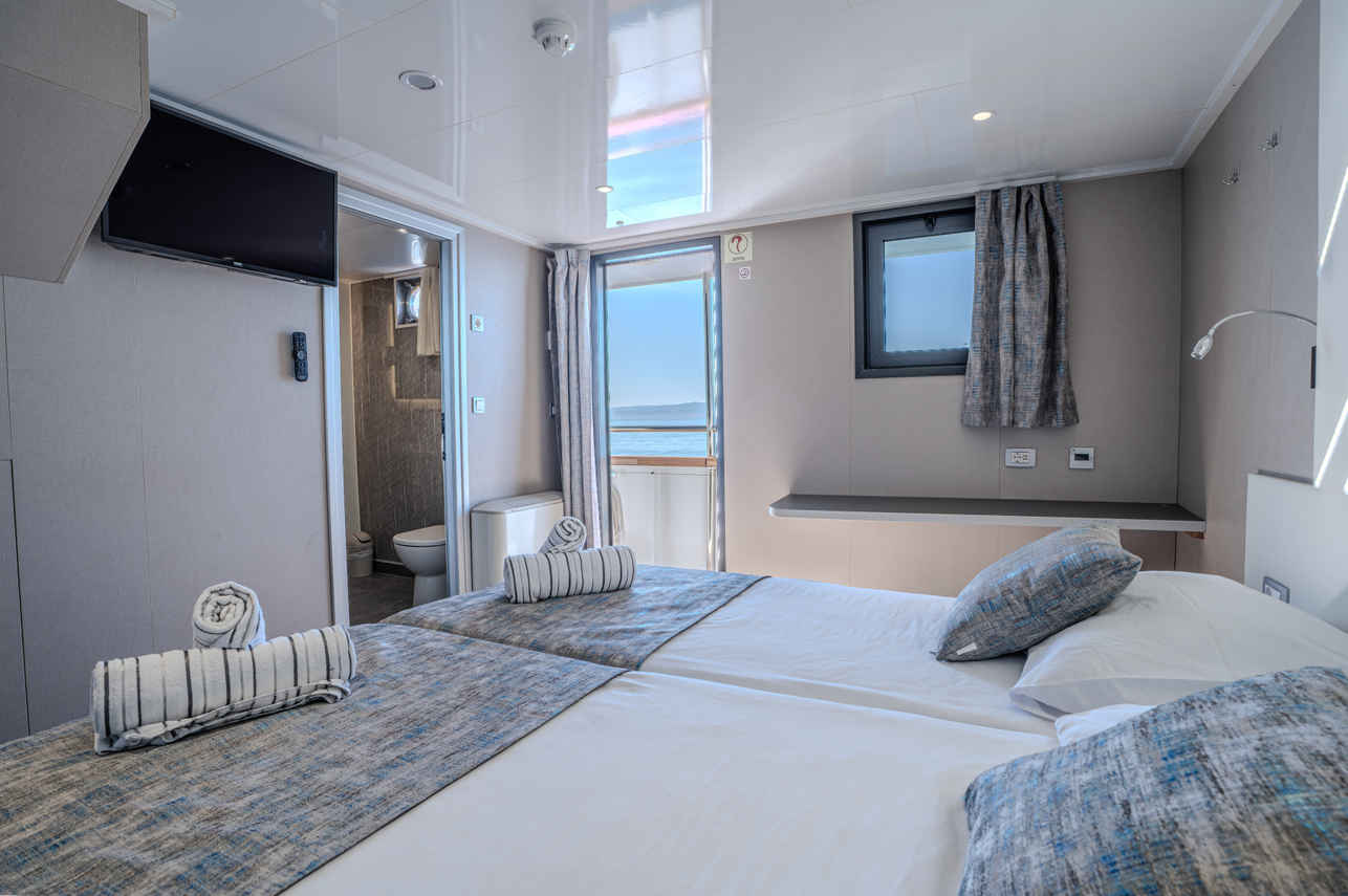 Main Deck Cabin - Alpha