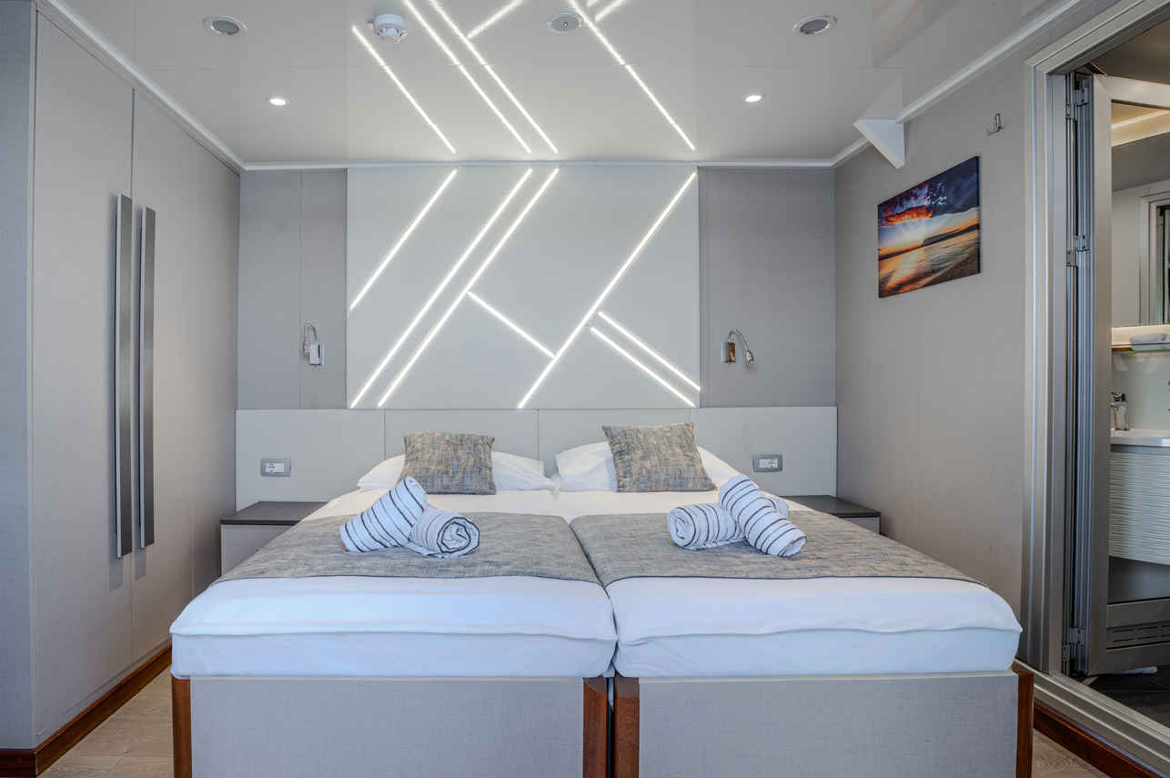 Main Deck Cabin - Alpha